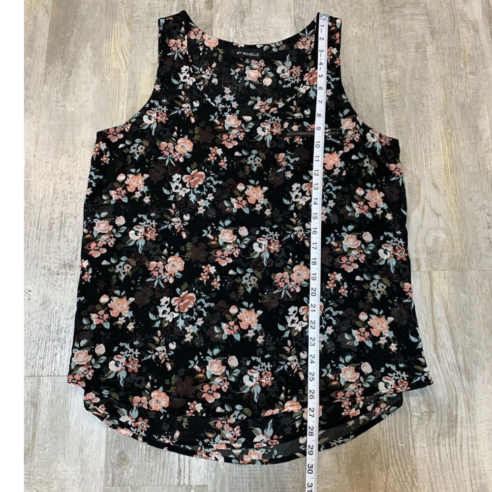 My Michelle Women’ sleeveless hi-lo top Blouse sz xL Floral Zipper Sides Layered - Picture 10 of 11